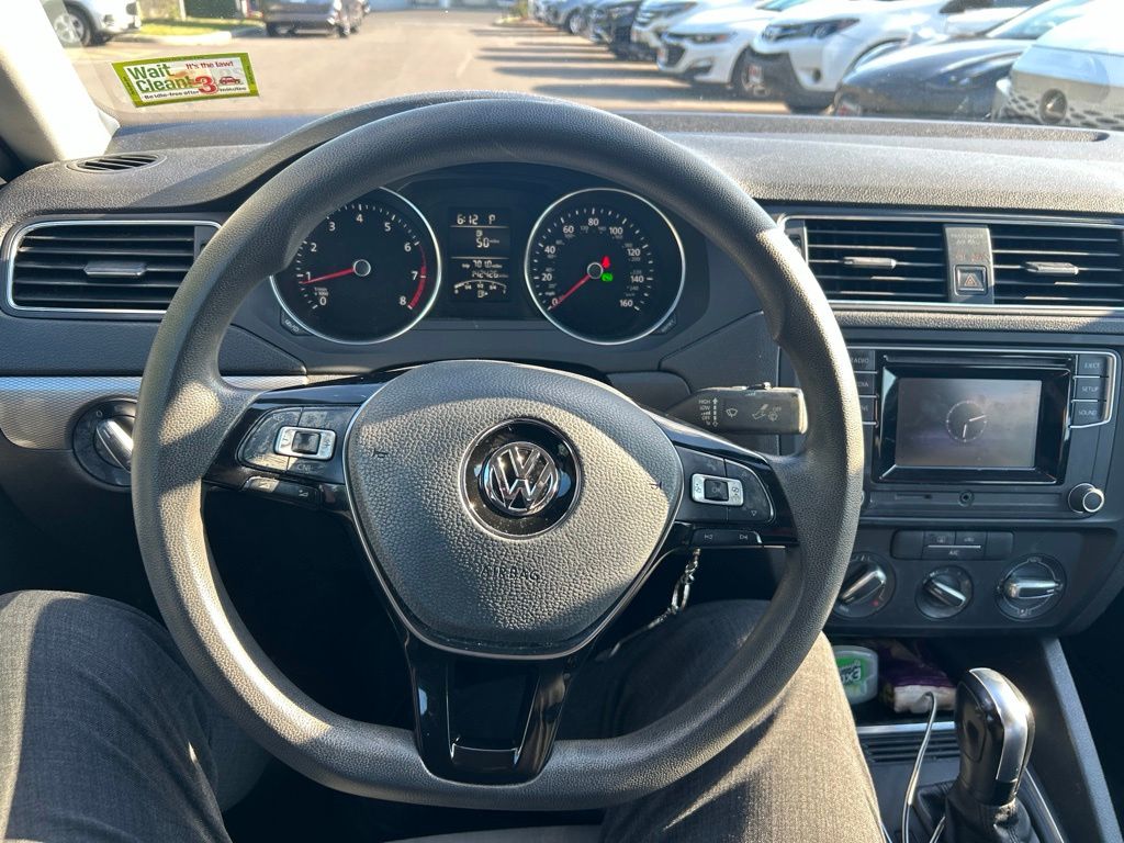 Thumbnail: 2018 Volkswagen Jetta - 2