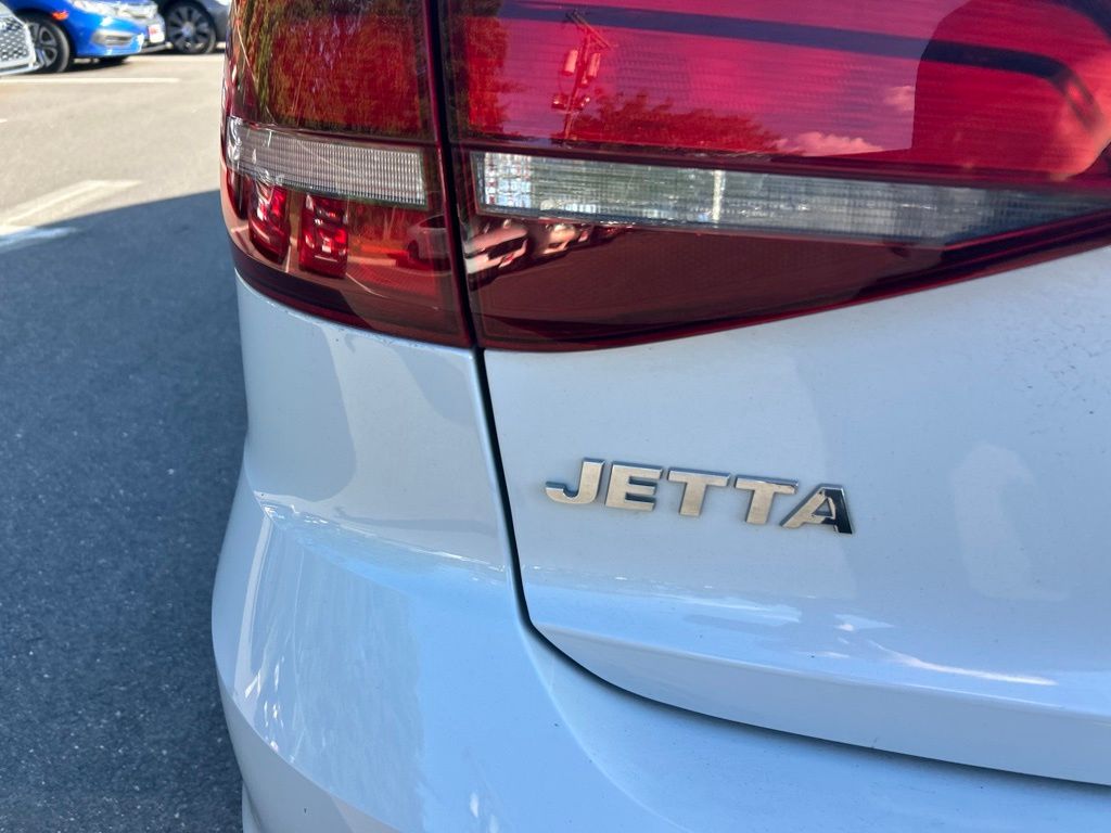 Thumbnail: 2018 Volkswagen Jetta - 6