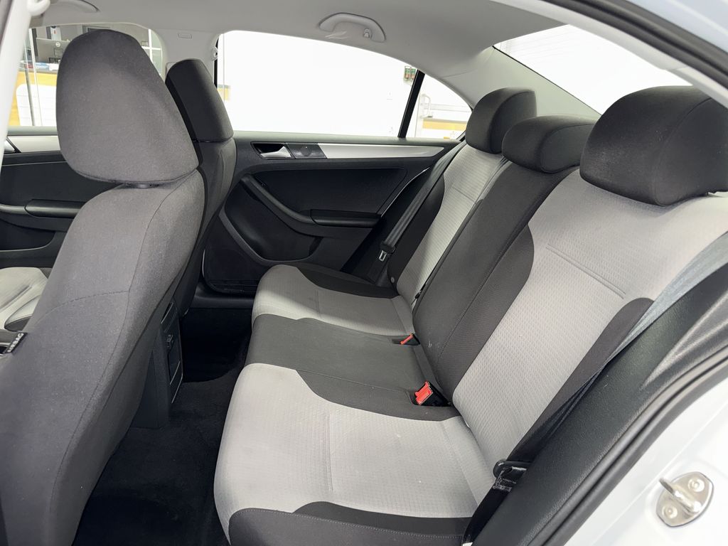 Thumbnail: 2018 Volkswagen Jetta - 10