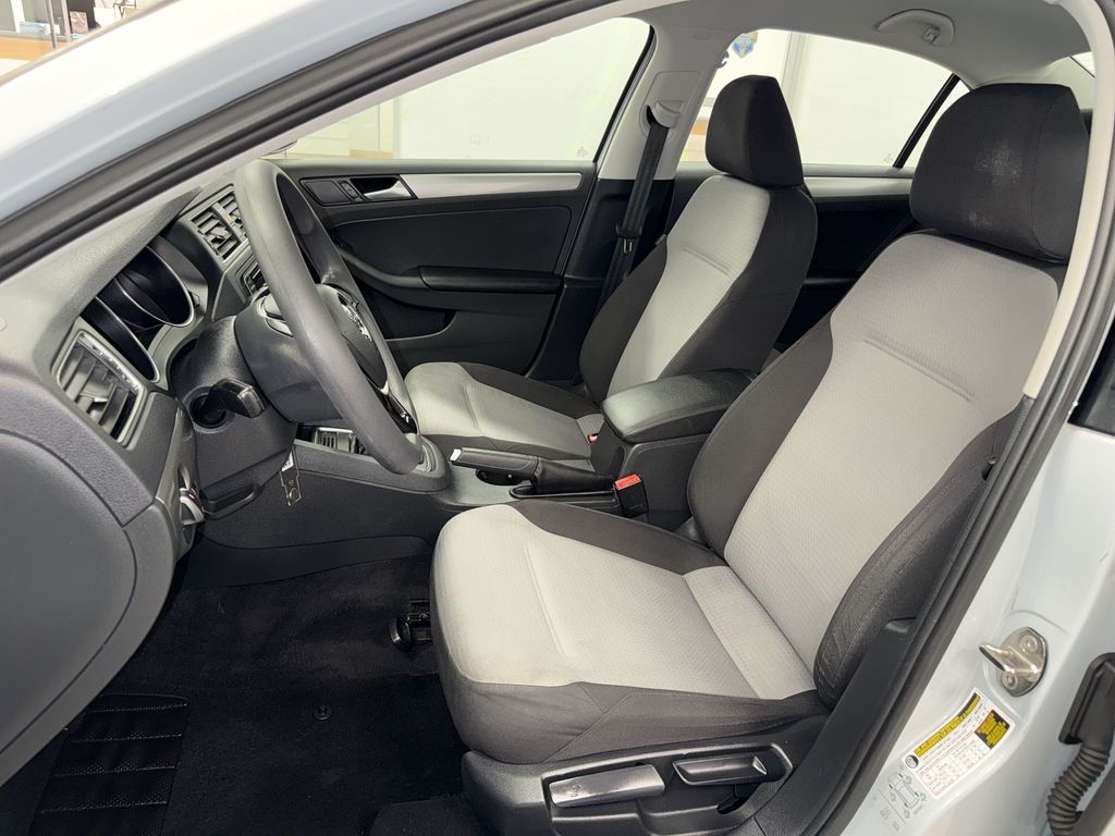 Thumbnail: 2018 Volkswagen Jetta - 8