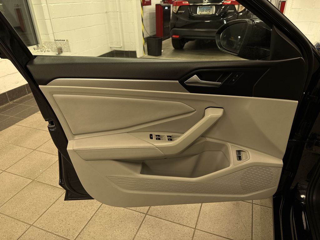 Thumbnail: 2024 Volkswagen Jetta - 28