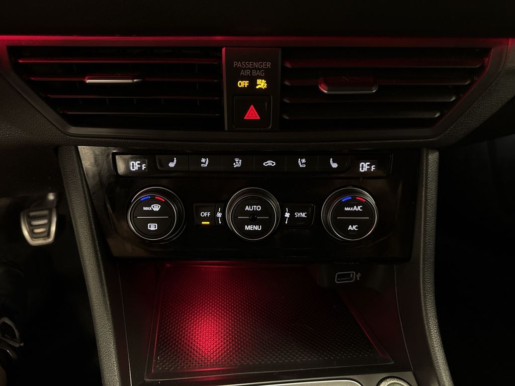 Thumbnail: 2019 Volkswagen Jetta - 22