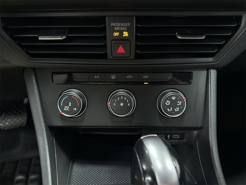 Thumbnail: 2021 Volkswagen Jetta - 25
