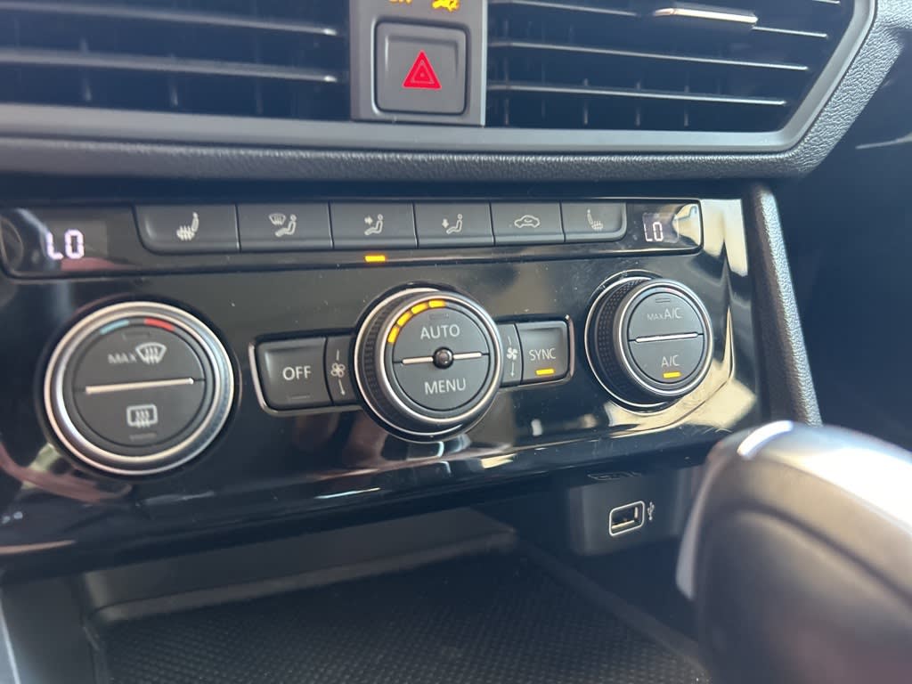 Thumbnail: 2019 Volkswagen Jetta - 22