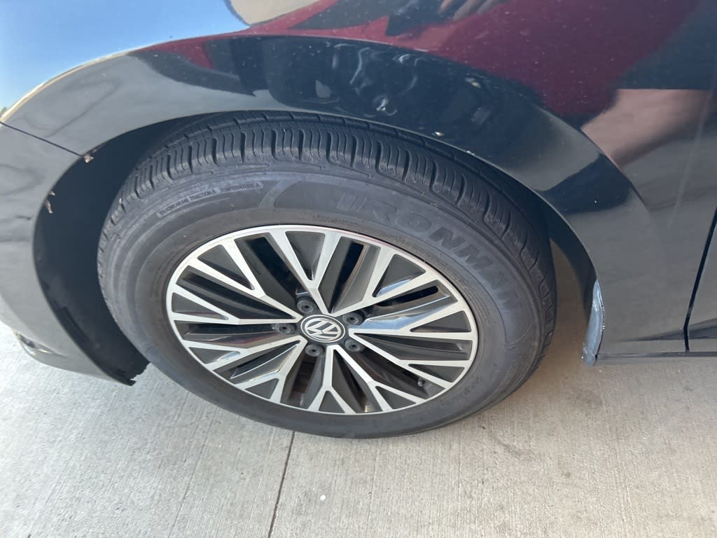 Thumbnail: 2019 Volkswagen Jetta - 16
