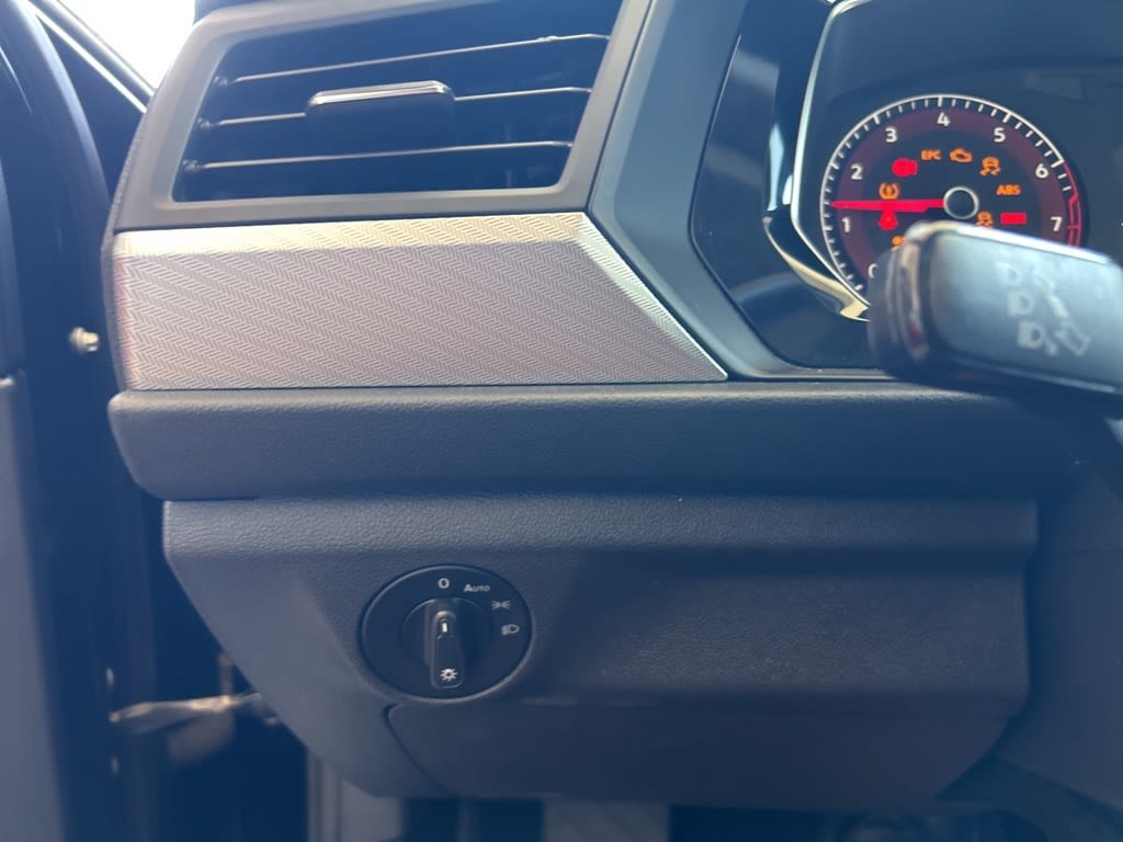 Thumbnail: 2019 Volkswagen Jetta - 18