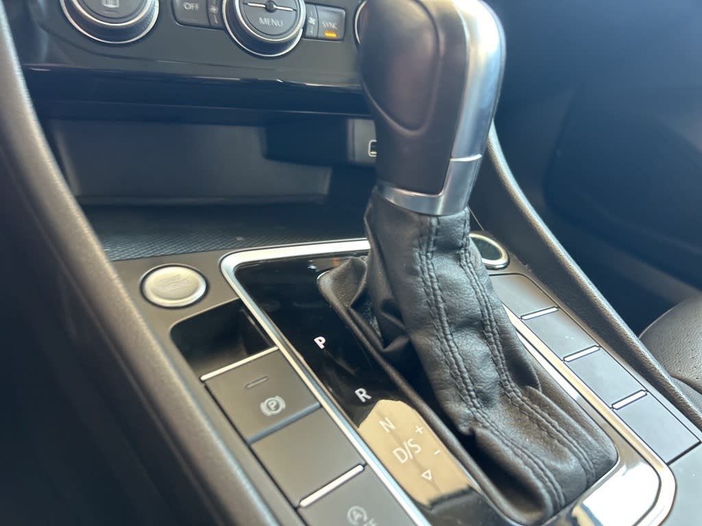 Thumbnail: 2019 Volkswagen Jetta - 9