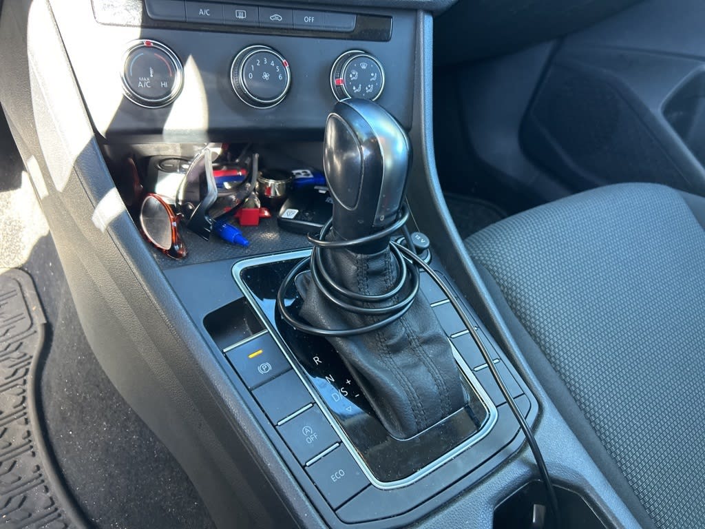 Thumbnail: 2019 Volkswagen Jetta - 18