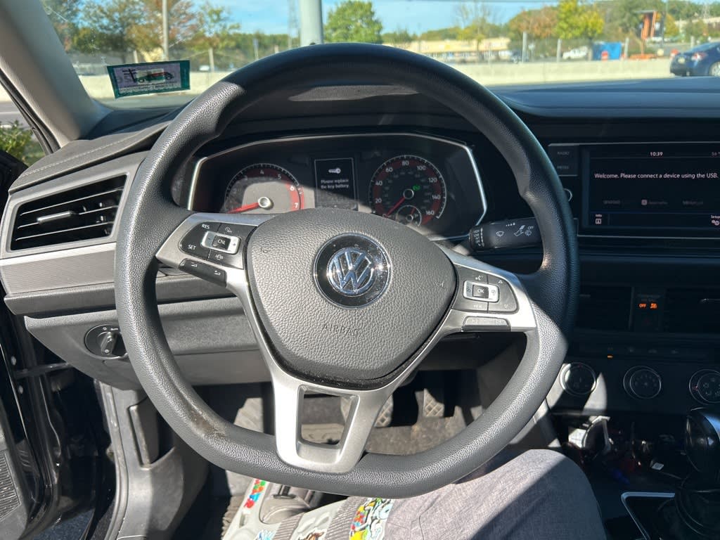 Thumbnail: 2019 Volkswagen Jetta - 2