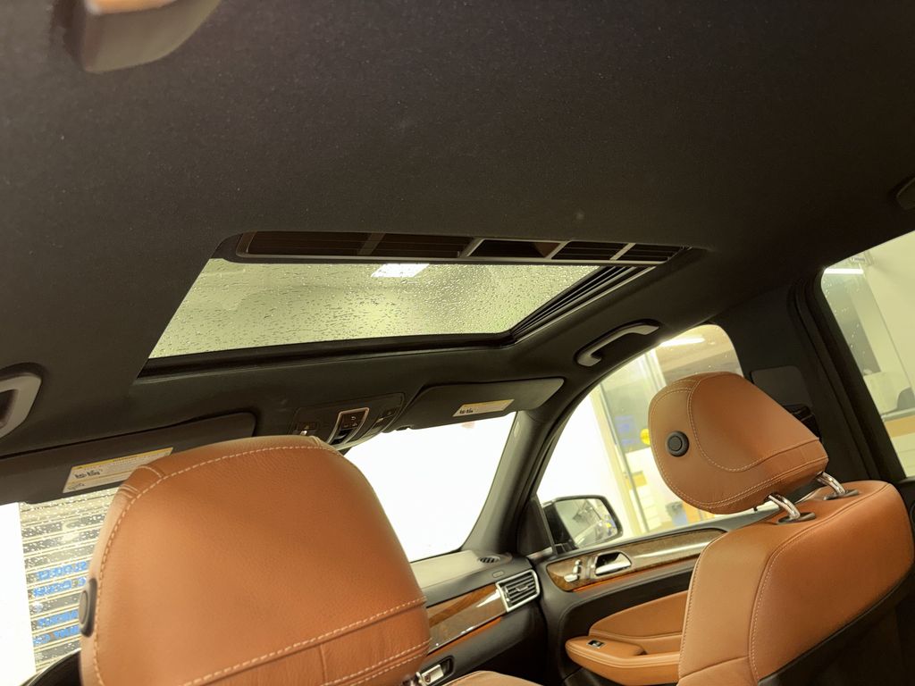Thumbnail: 2016 Mercedes-Benz GLE - 25