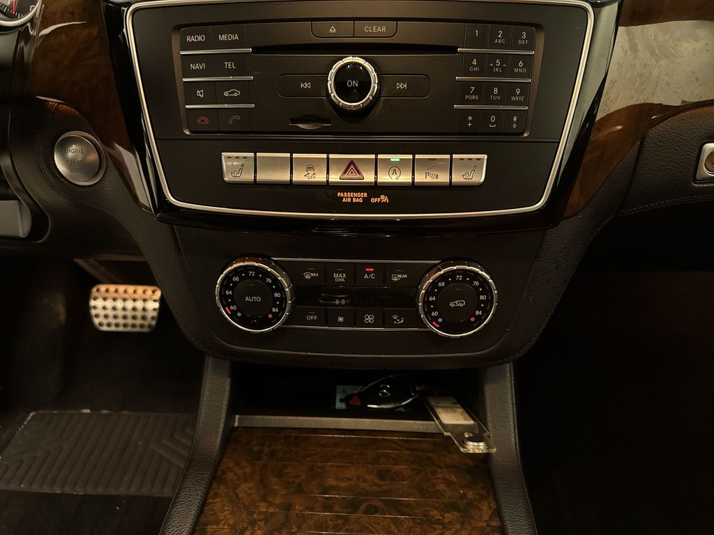 Thumbnail: 2016 Mercedes-Benz GLE - 24