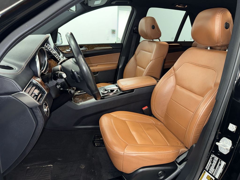 Thumbnail: 2016 Mercedes-Benz GLE - 7