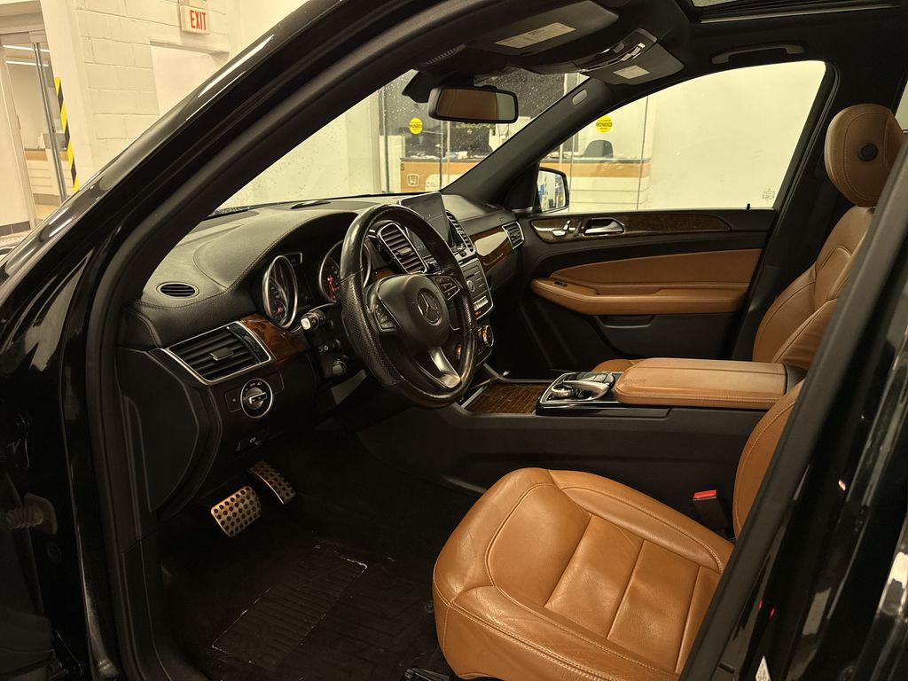 Thumbnail: 2016 Mercedes-Benz GLE - 29