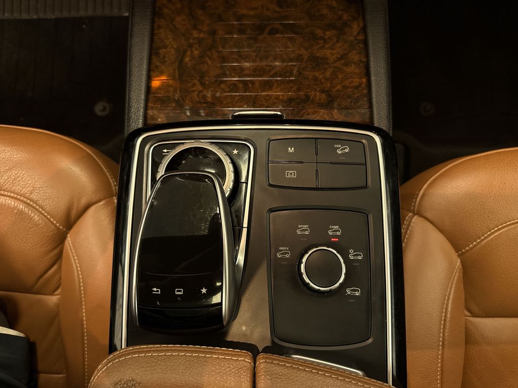 Thumbnail: 2016 Mercedes-Benz GLE - 11