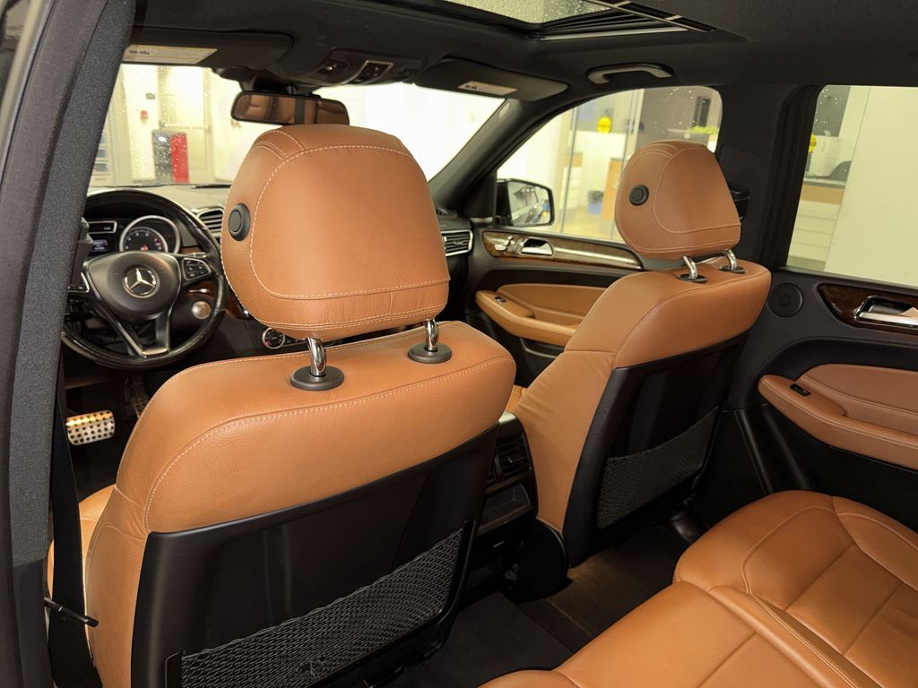 Thumbnail: 2016 Mercedes-Benz GLE - 28
