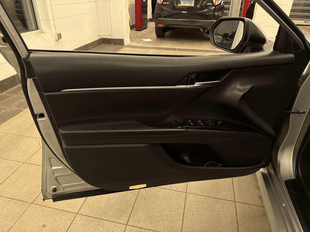 Thumbnail: 2019 Toyota Camry - 29