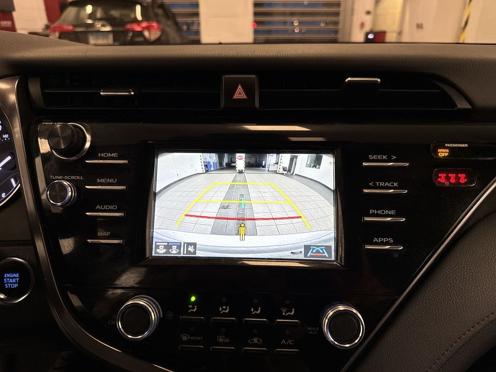 Thumbnail: 2019 Toyota Camry - 25