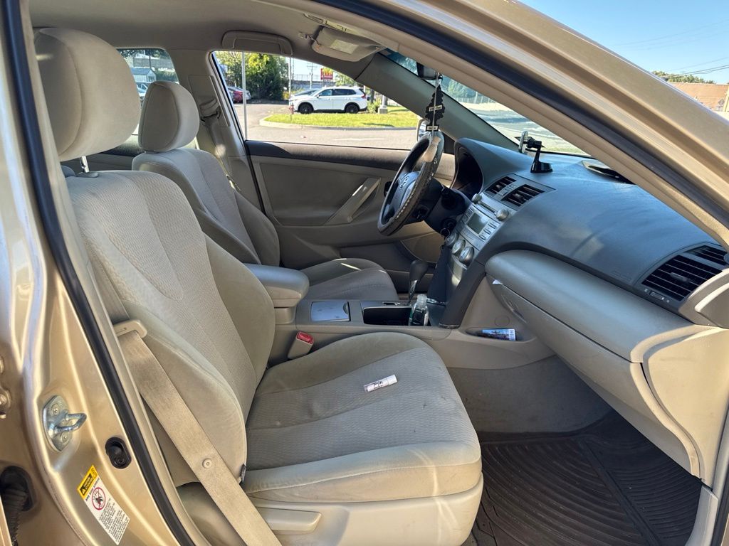 Thumbnail: 2011 Toyota Camry - 8