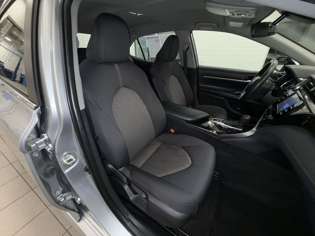 Thumbnail: 2020 Toyota Camry - 9