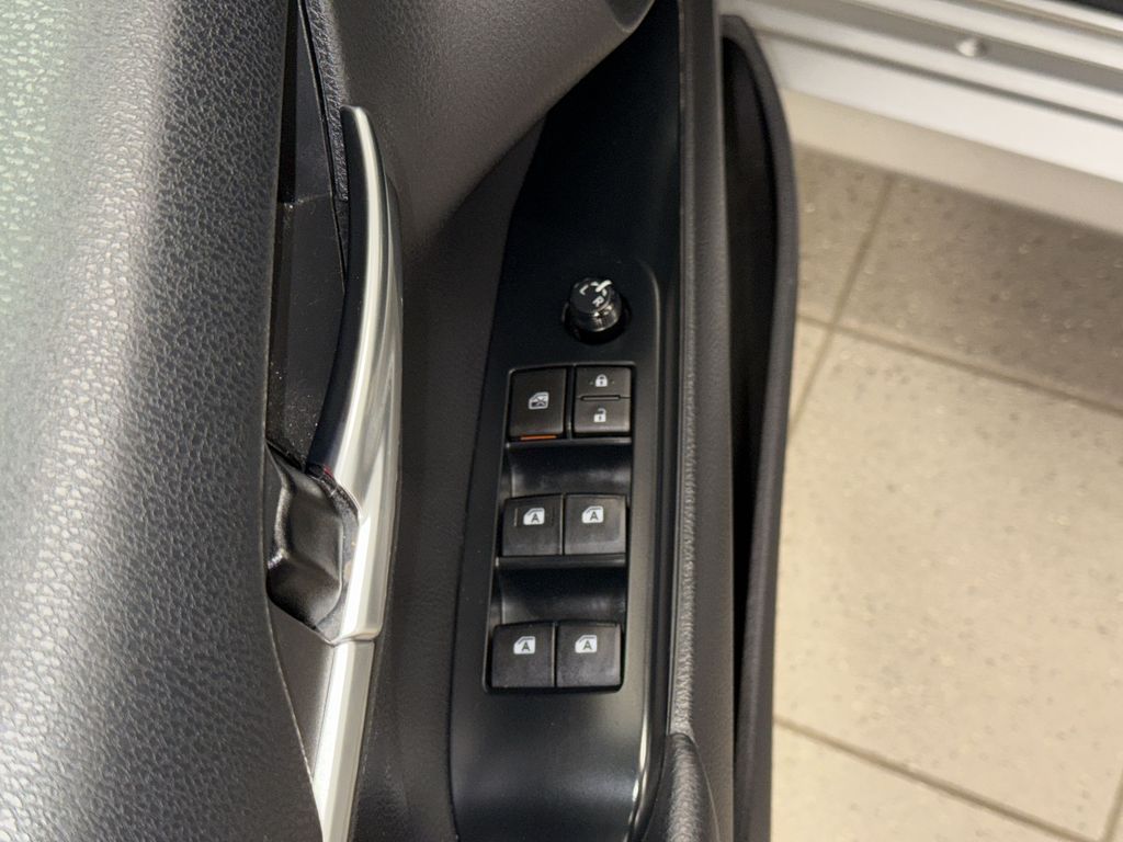 Thumbnail: 2020 Toyota Camry - 22