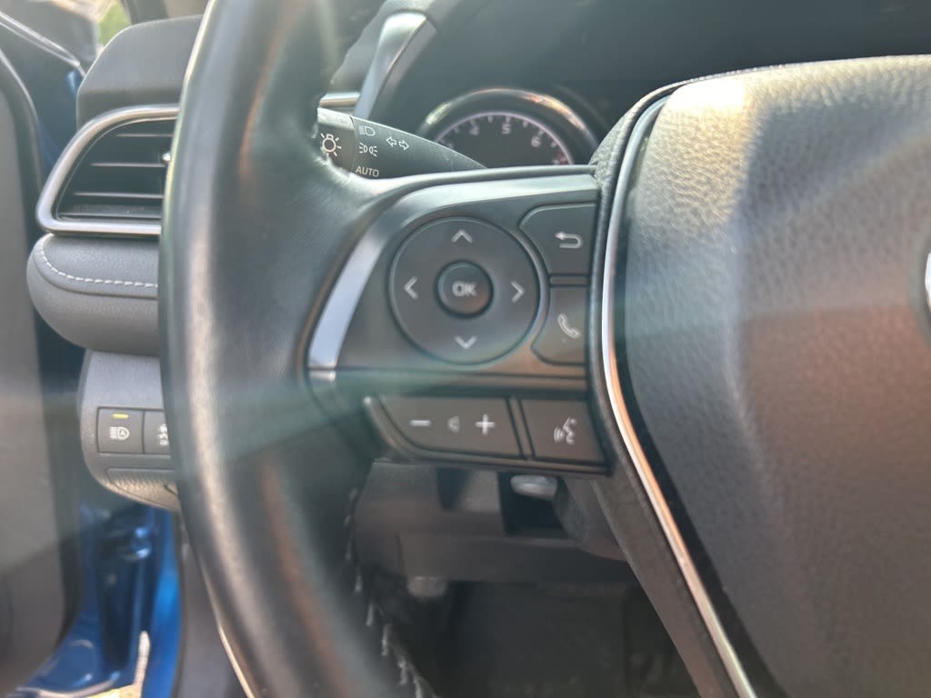 2020 Toyota Camry SE 22