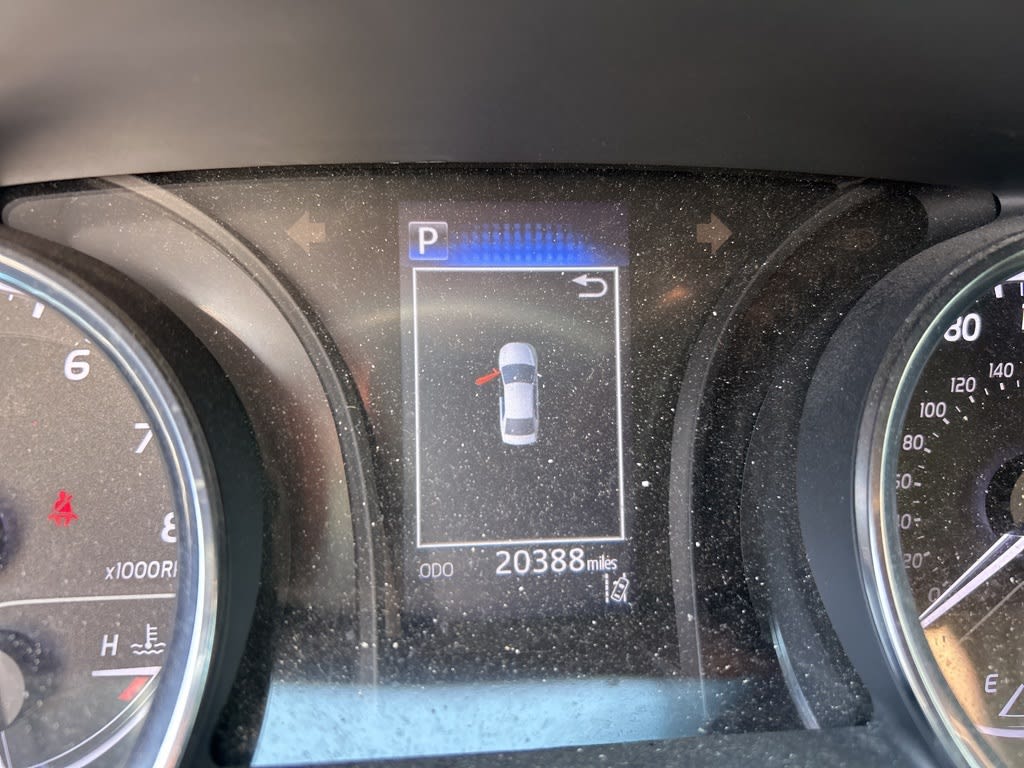 2020 Toyota Camry SE 12