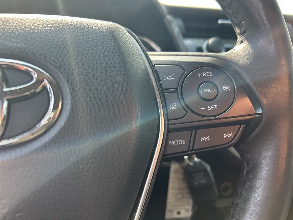 2020 Toyota Camry SE 23