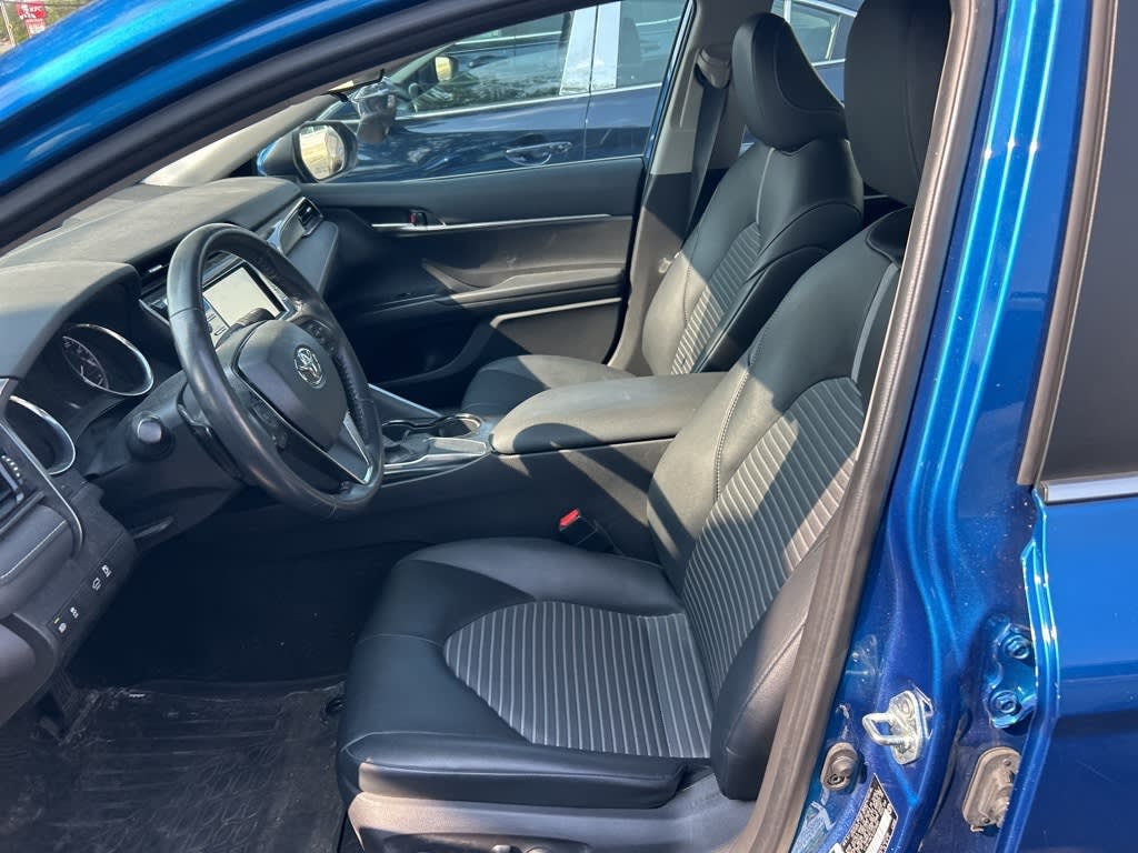2020 Toyota Camry SE 9
