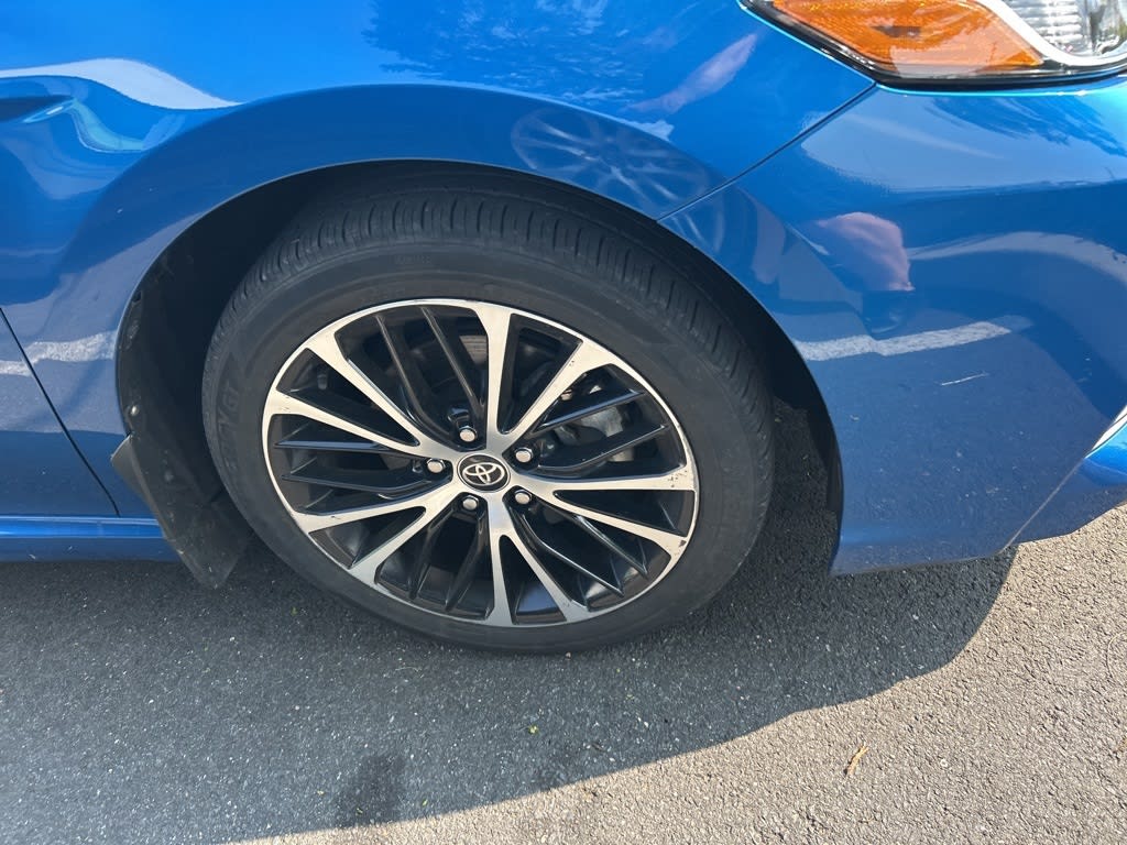 2020 Toyota Camry SE 8