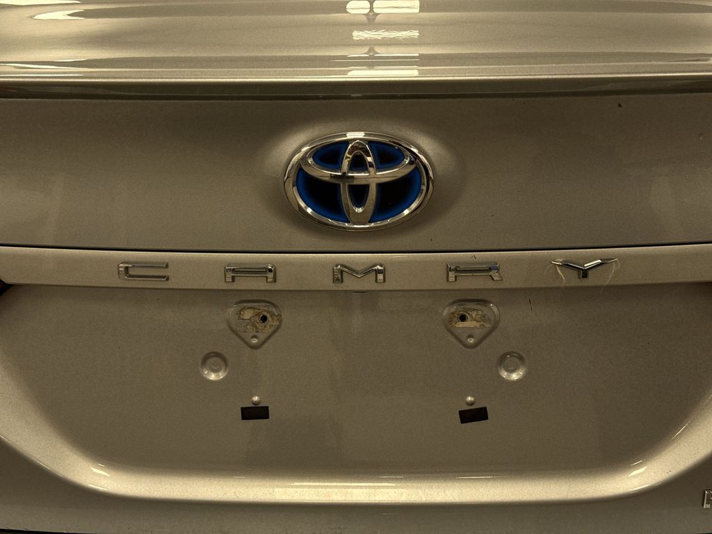 Thumbnail: 2022 Toyota Camry - 6