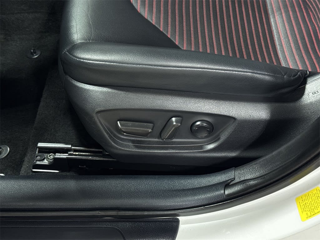 Thumbnail: 2020 Toyota Camry - 26