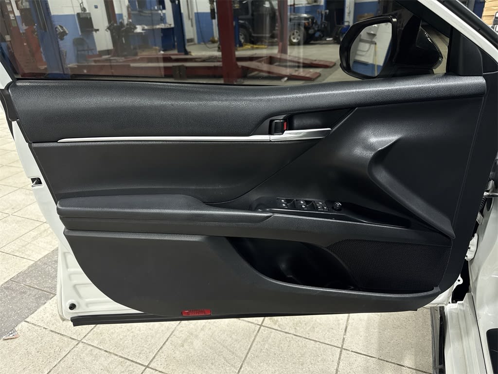 Thumbnail: 2020 Toyota Camry - 30