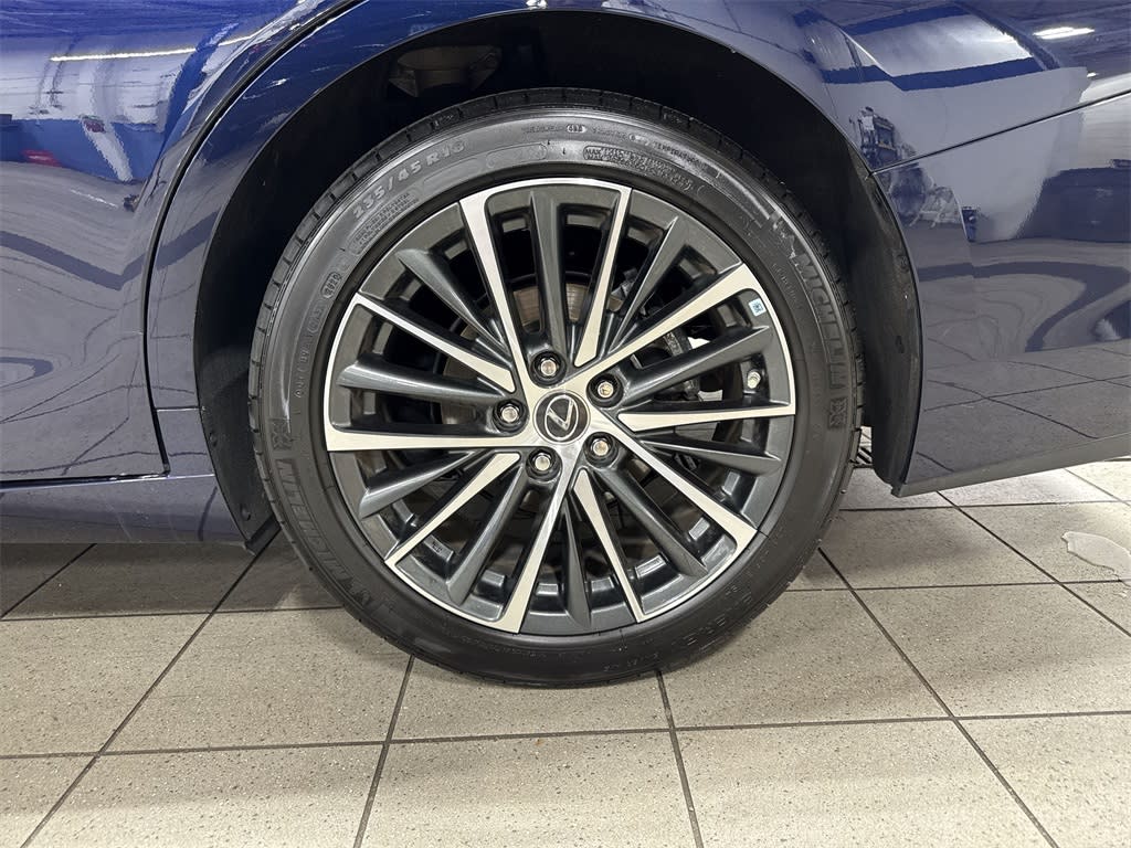 Thumbnail: 2022 Lexus ES - 6