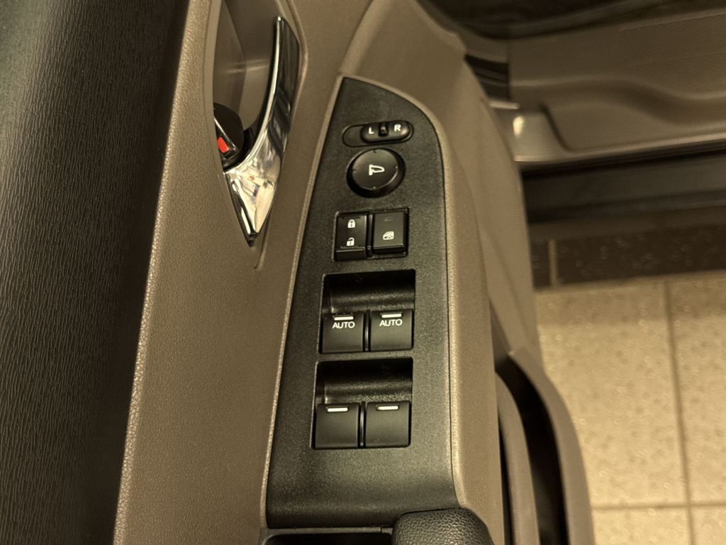 Thumbnail: 2014 Honda Odyssey - 12