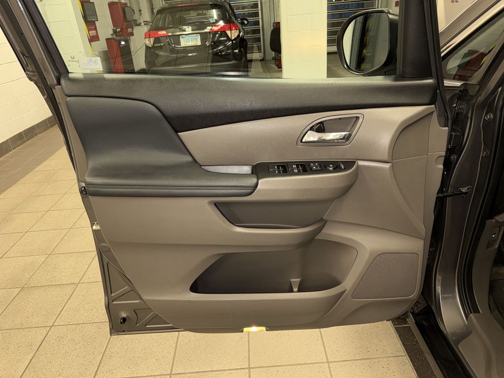 Thumbnail: 2014 Honda Odyssey - 29