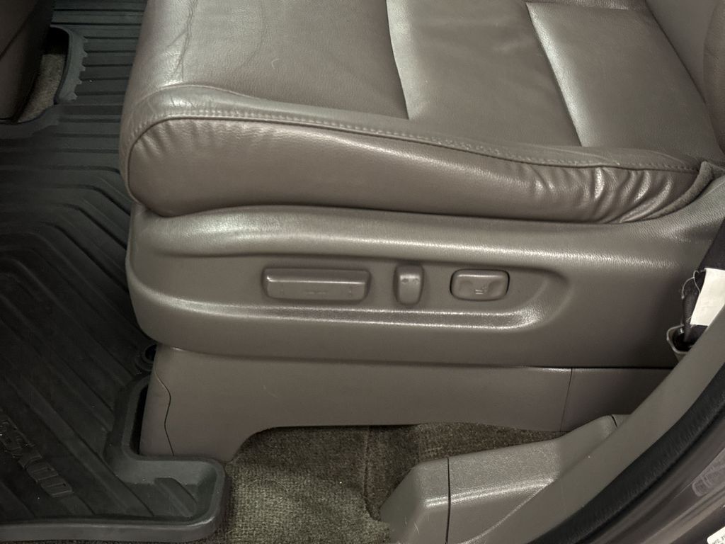 Thumbnail: 2014 Honda Odyssey - 23