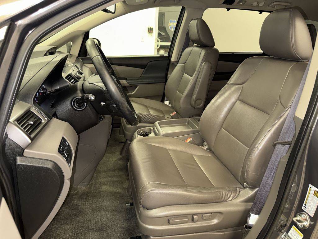 Thumbnail: 2015 Honda Odyssey - 8
