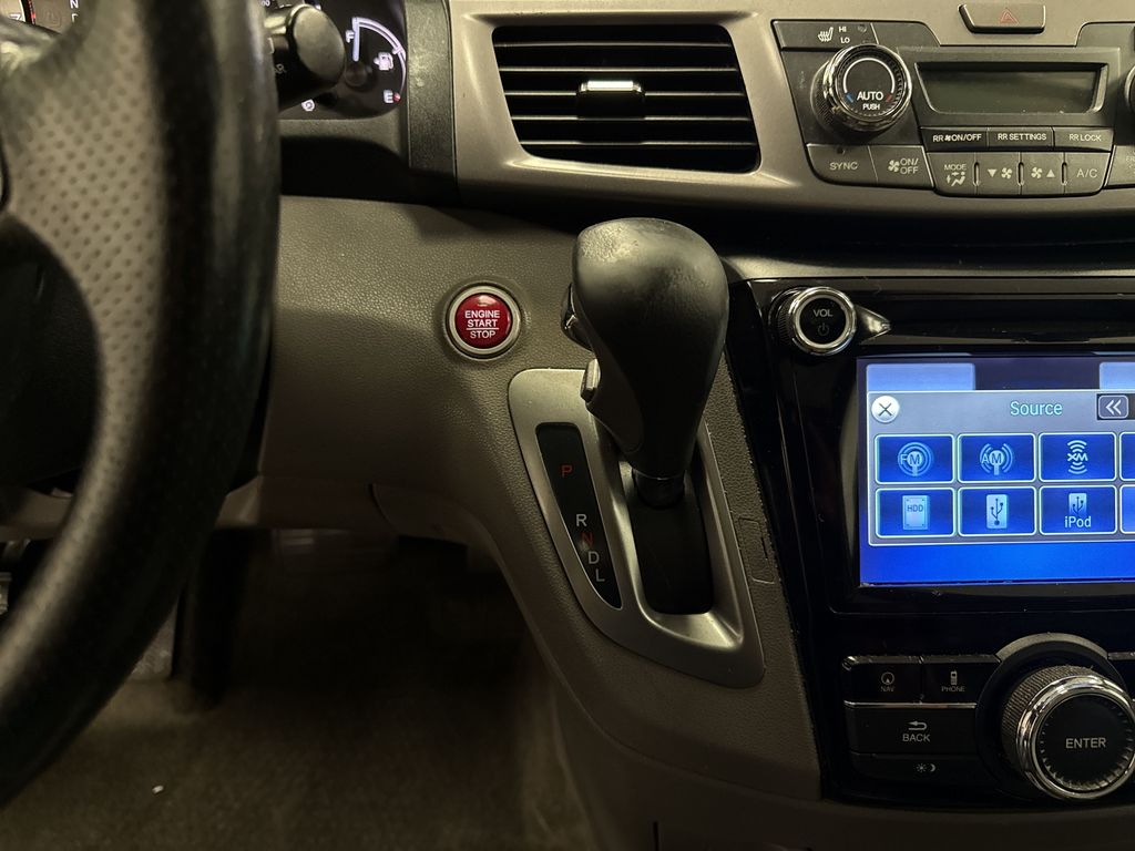 Thumbnail: 2015 Honda Odyssey - 32