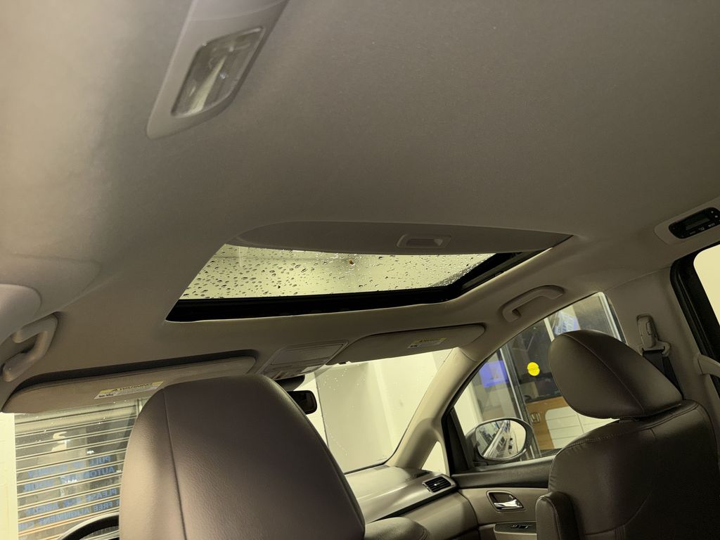 Thumbnail: 2015 Honda Odyssey - 26