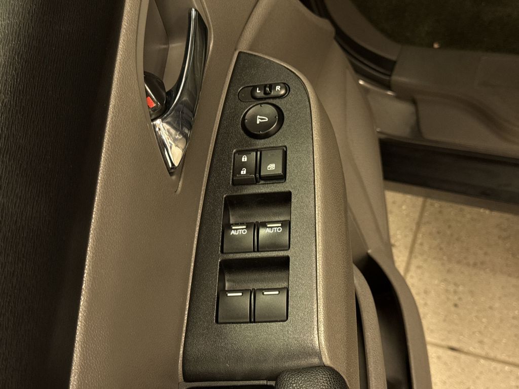 Thumbnail: 2015 Honda Odyssey - 12