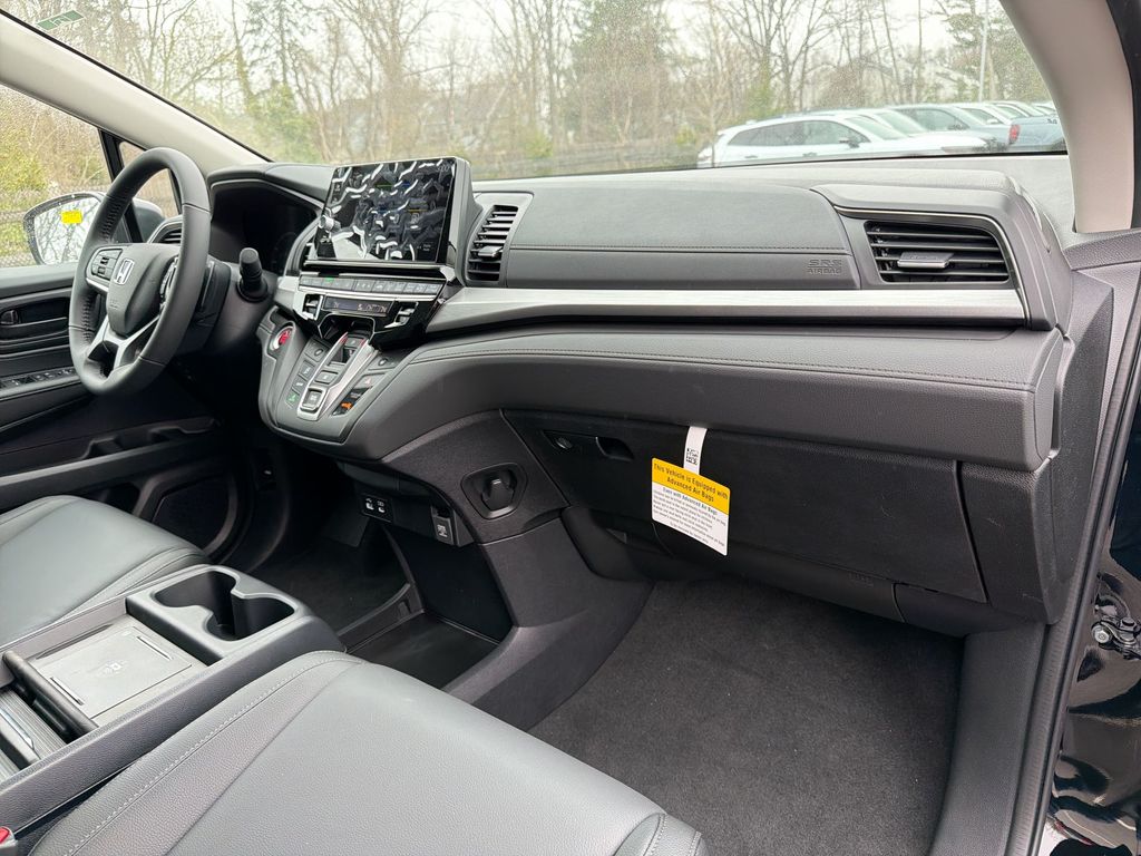 Thumbnail: 2026 Honda Odyssey - 9
