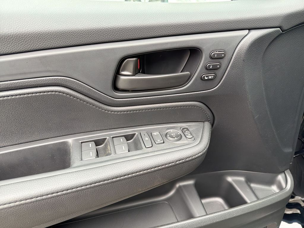 Thumbnail: 2026 Honda Odyssey - 26
