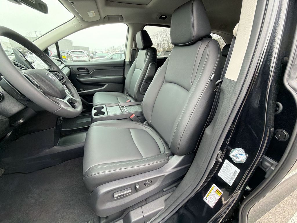 Thumbnail: 2026 Honda Odyssey - 25