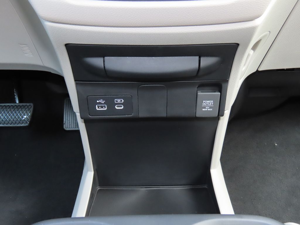 Thumbnail: 2027 Honda Odyssey - 22