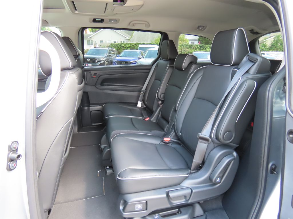 Thumbnail: 2026 Honda Odyssey - 13