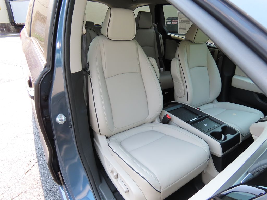 Thumbnail: 2026 Honda Odyssey - 22