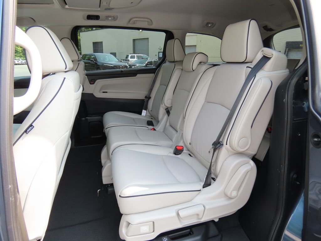 Thumbnail: 2026 Honda Odyssey - 13