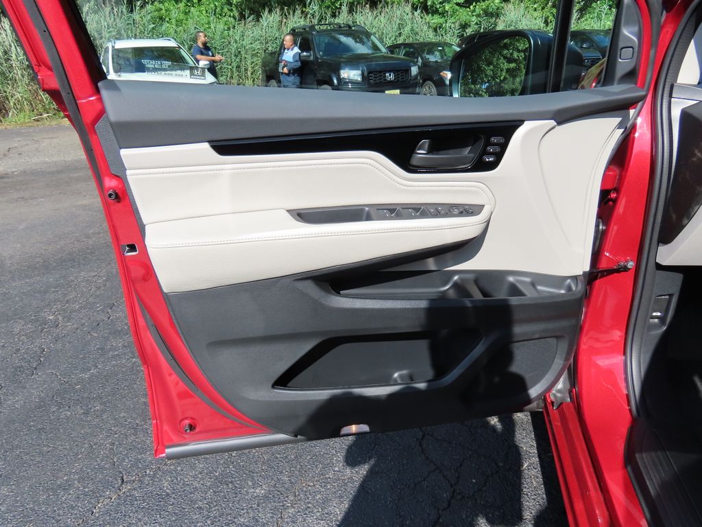 Thumbnail: 2026 Honda Odyssey - 21