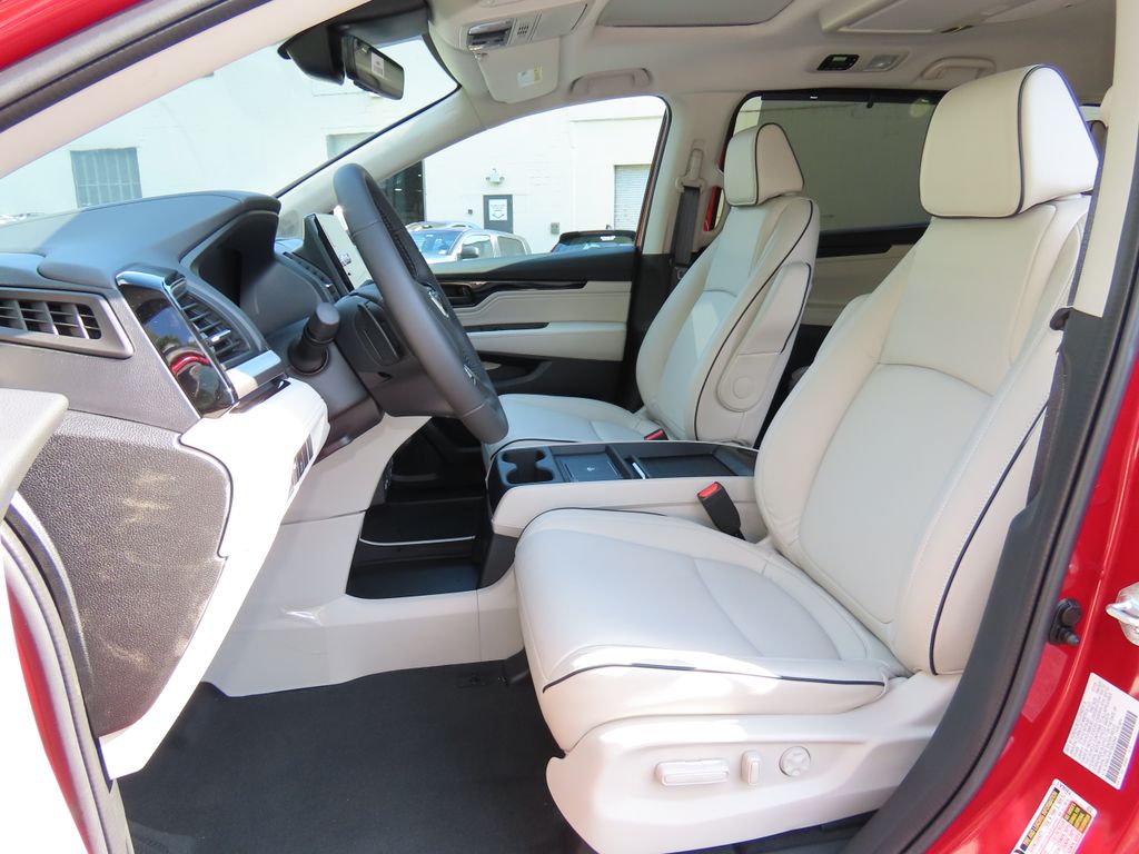 Thumbnail: 2026 Honda Odyssey - 11