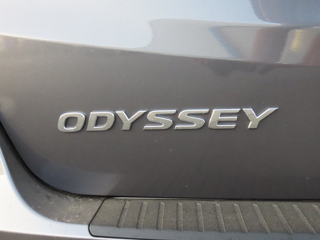 2025 Honda Odyssey Touring 19